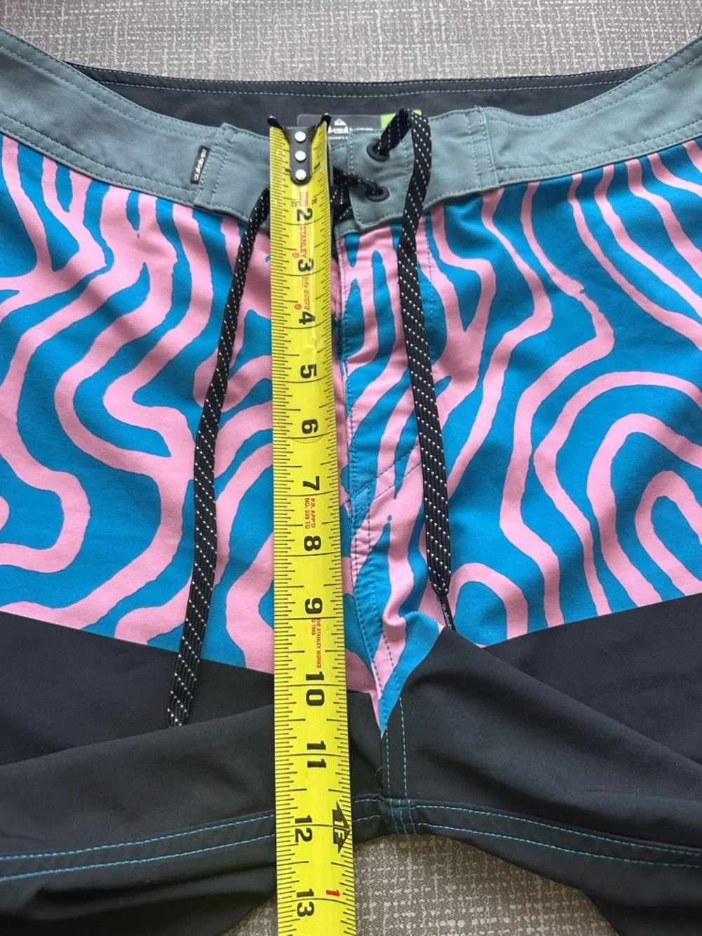 Quiksilver Men’s Size 32 SurfSilk Board Shorts Pink‎ Blue Zebra Swim Trunks